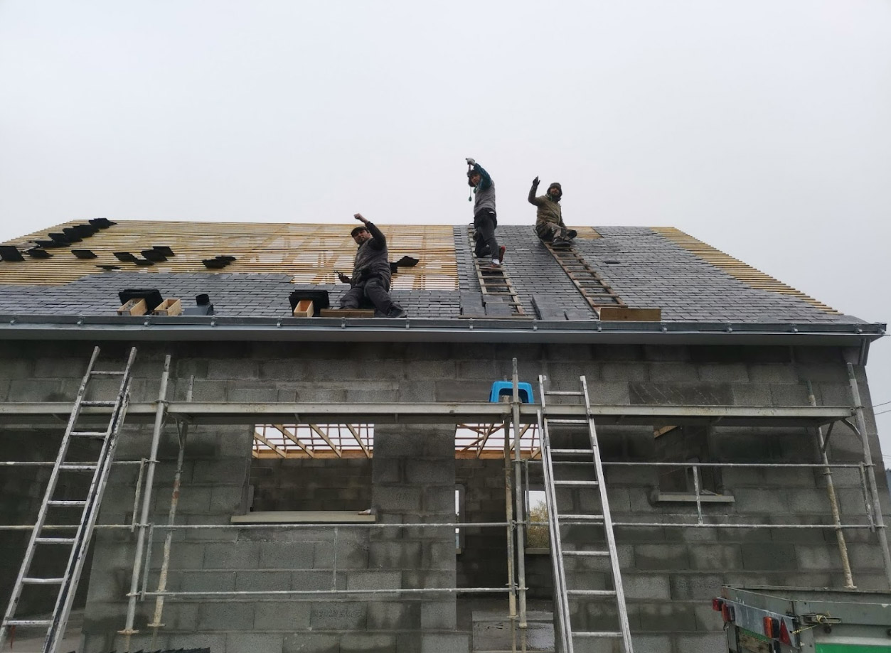 Couverture en ardoise naturelle et ardoise fibrociment